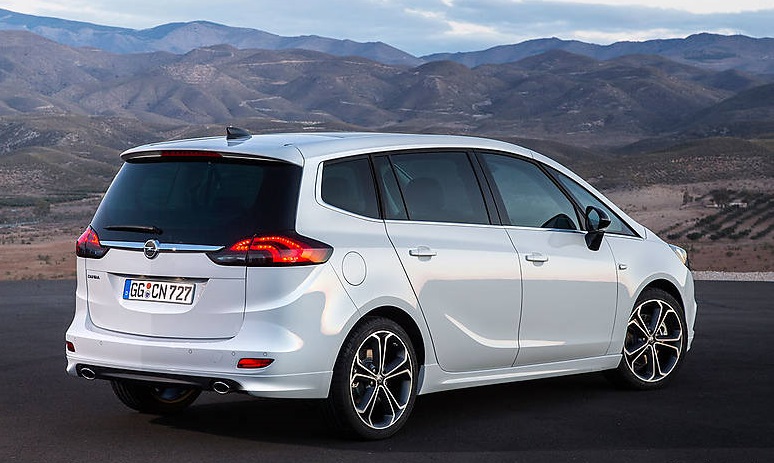 Lokalizacja sterownika silnika Opel Zafira 1.7 CDTI w komorze silnika